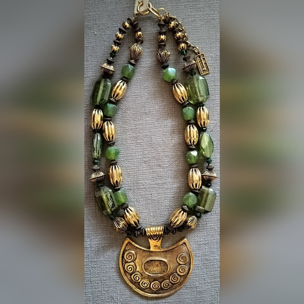 Chic Green and Gold Beaded Necklace